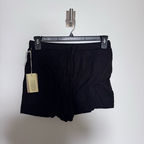 Aritzia Sail Linen Shorts 3” NWT - Picture 2 of 6